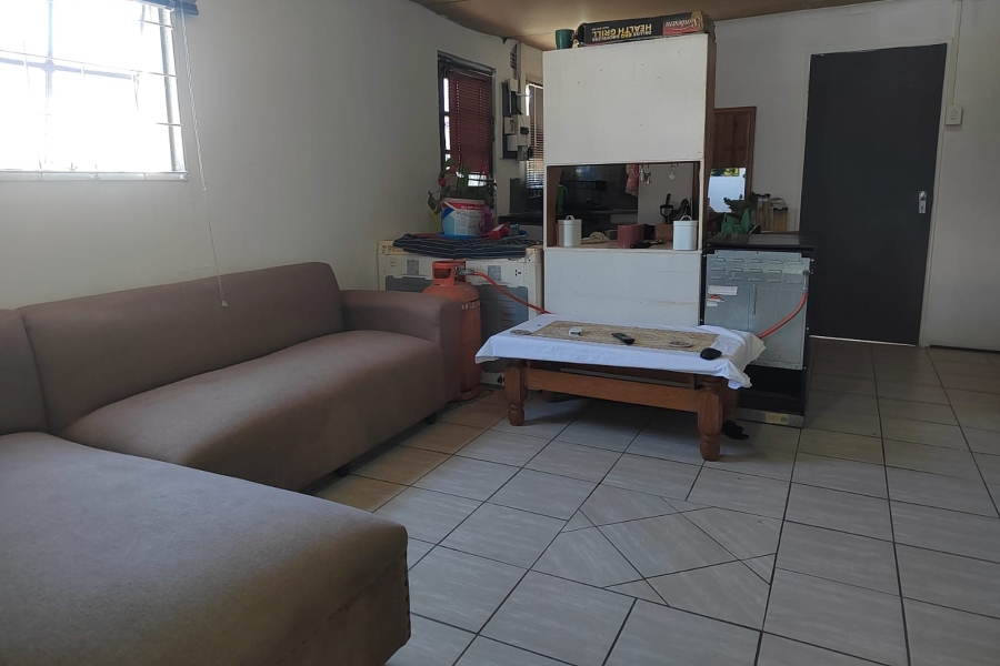 2 Bedroom Property for Sale in Lavender Hill Western Cape